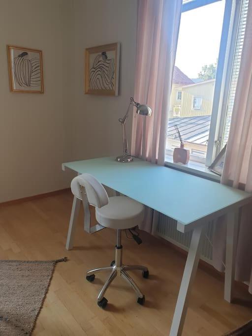 Centrala Stan- 2-Rums Gaestsvit, Perfekt Foer Kollegor Som Oenskar Separata Rum Umeå Exteriér fotografie