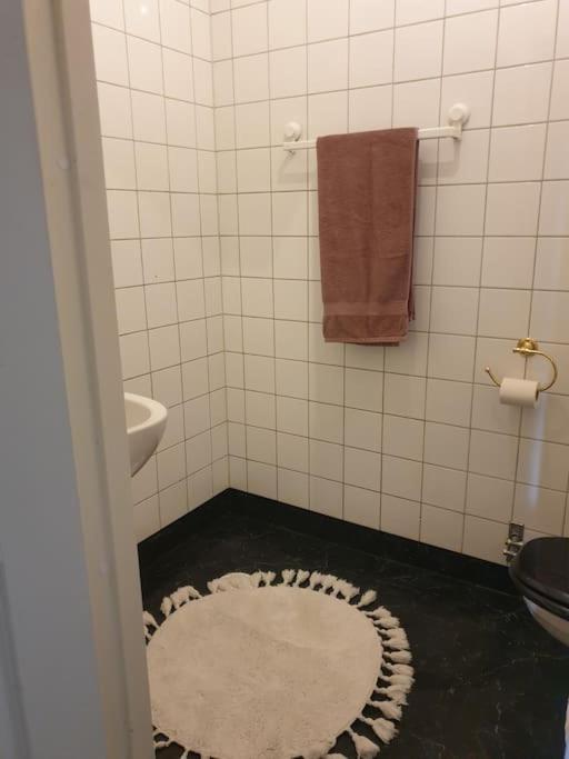 Centrala Stan- 2-Rums Gaestsvit, Perfekt Foer Kollegor Som Oenskar Separata Rum Umeå Exteriér fotografie