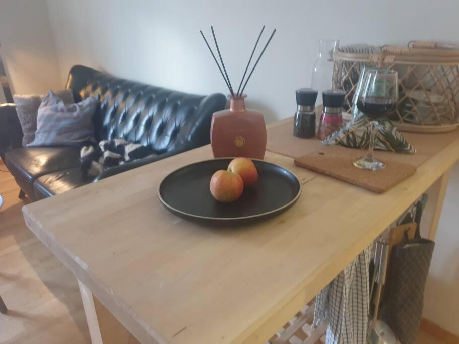 Centrala Stan- 2-Rums Gaestsvit, Perfekt Foer Kollegor Som Oenskar Separata Rum Umeå Exteriér fotografie